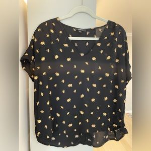 ⚡️SALE ⚡️ Madewell Floral Short Sleeve Blouse (with buttons on the back) SIZE S